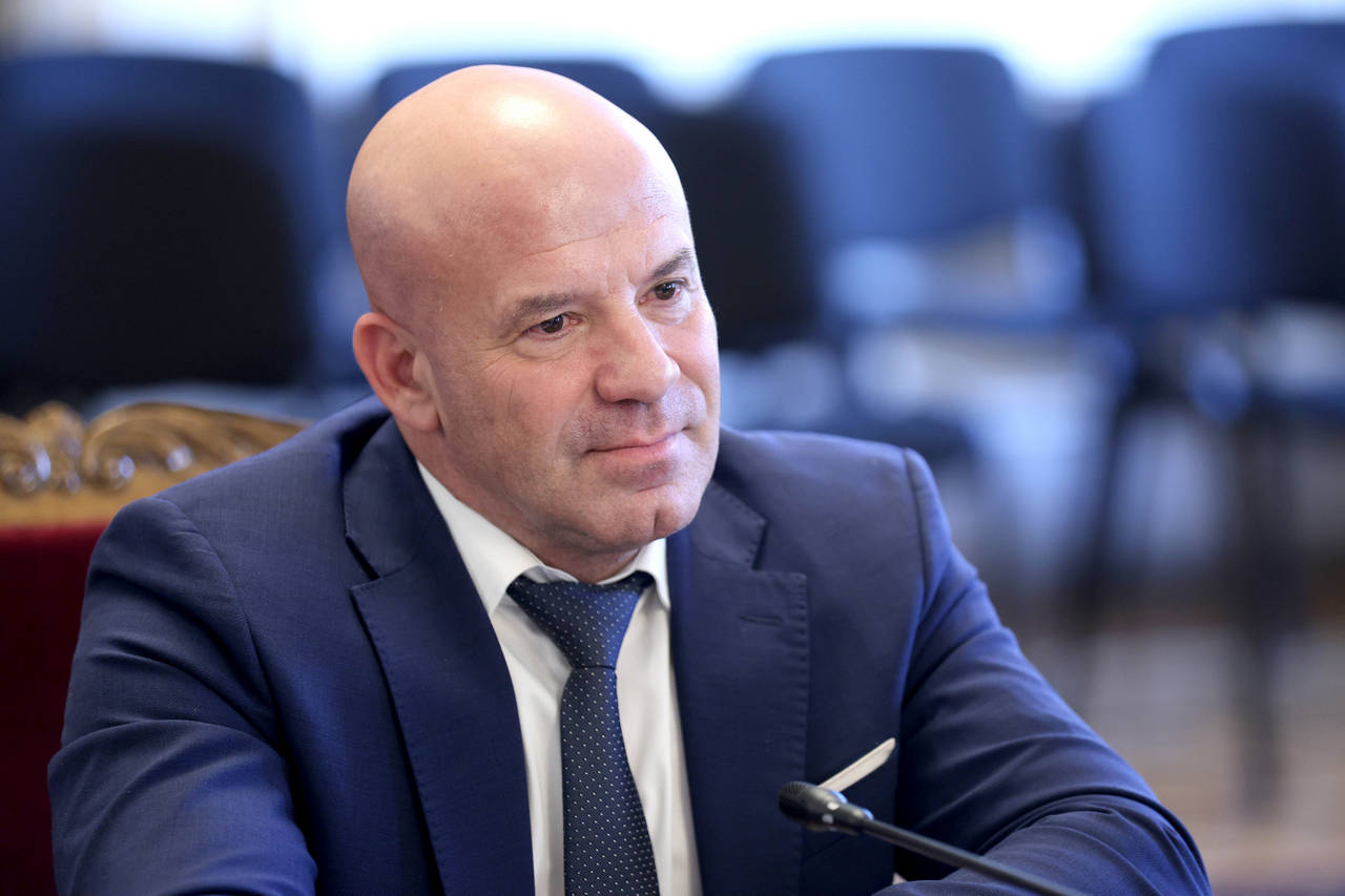 Министърът на младежта и спорта Енчо Керязов заяви че се