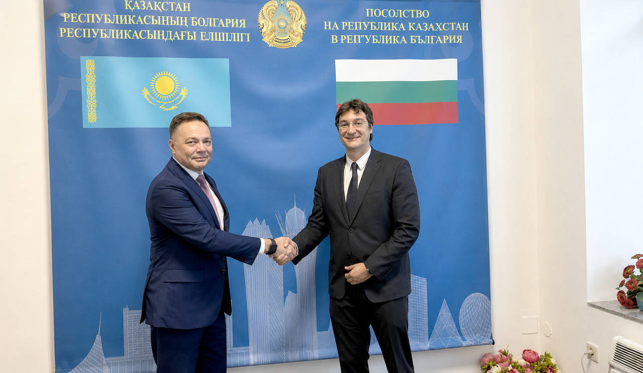 Председателят на Националния съвет на БСП Крум Зарков се срещна