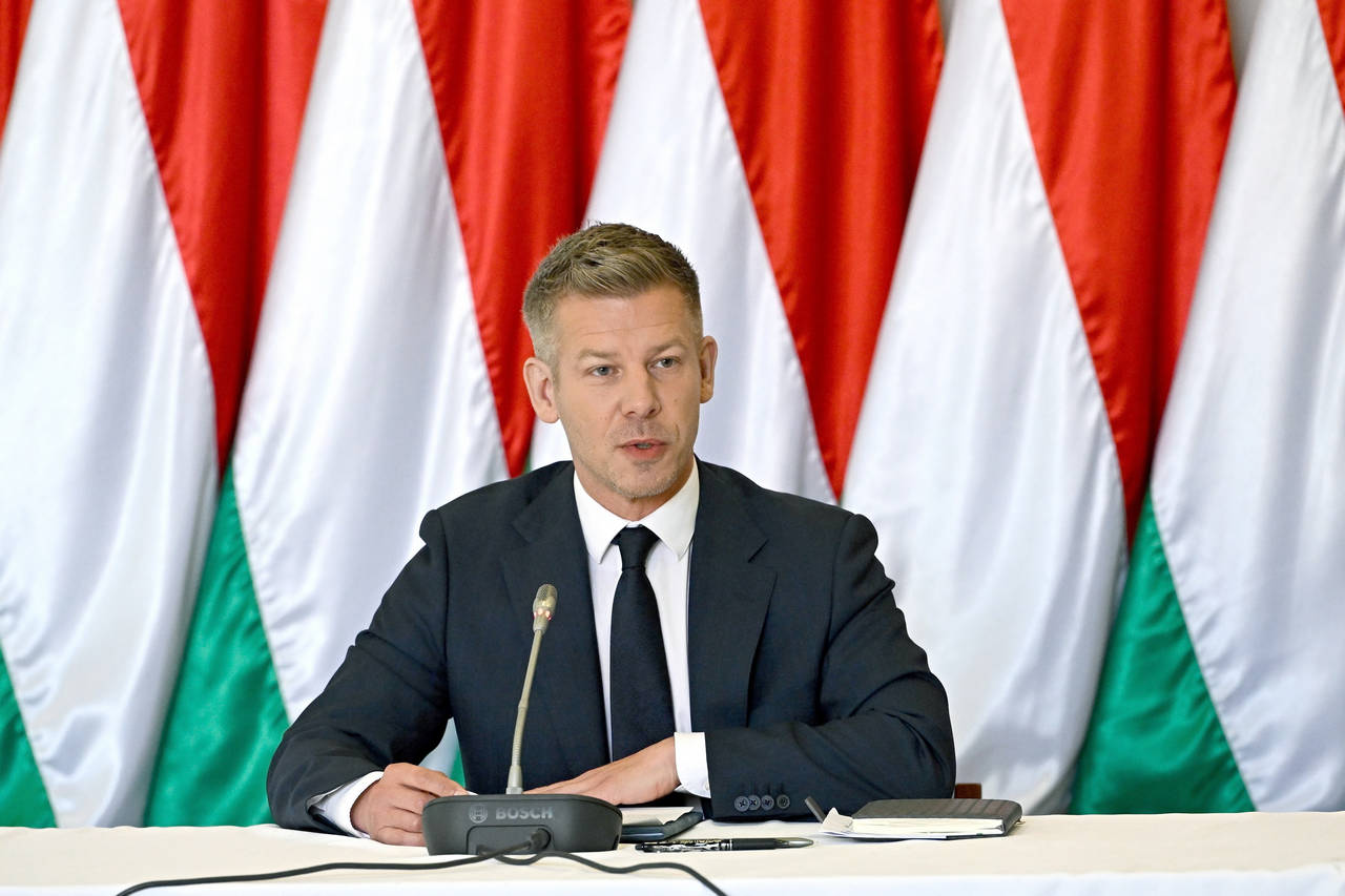 Унгарският парламент прие закон който ограничава заплатите на кметовете и