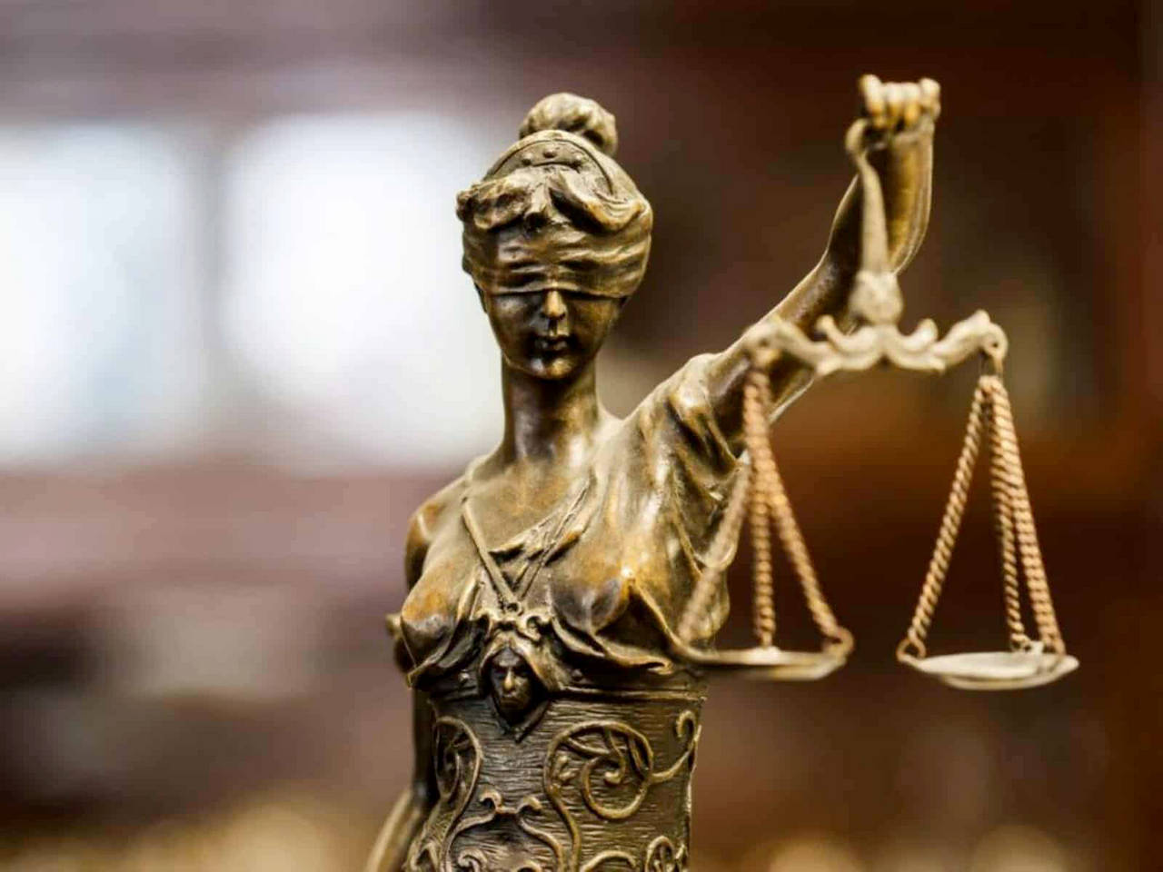 Служители от Софийската районна прокуратура СРП и Софийския районен съд