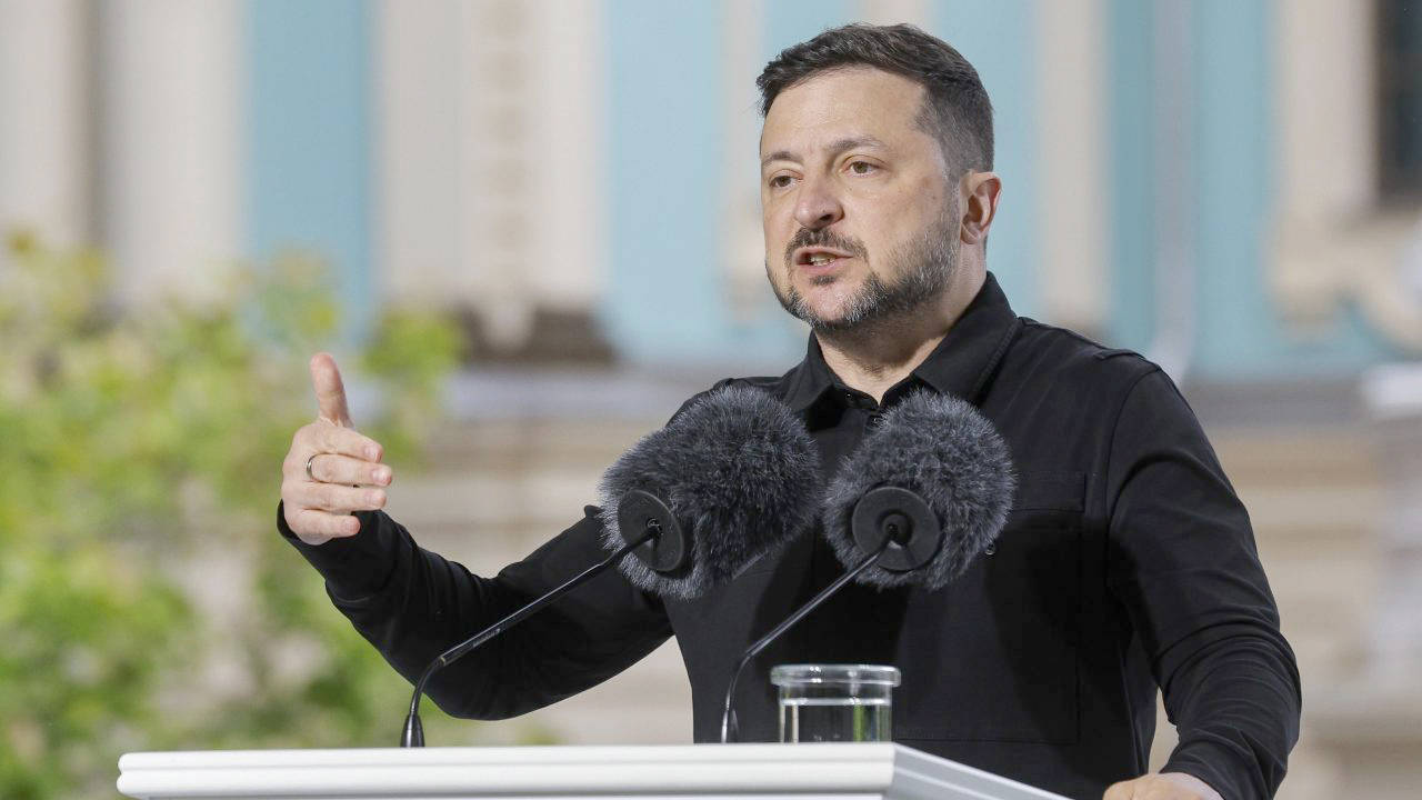 Украинският президент Володимир Зеленски заяви че ПВО на страната му