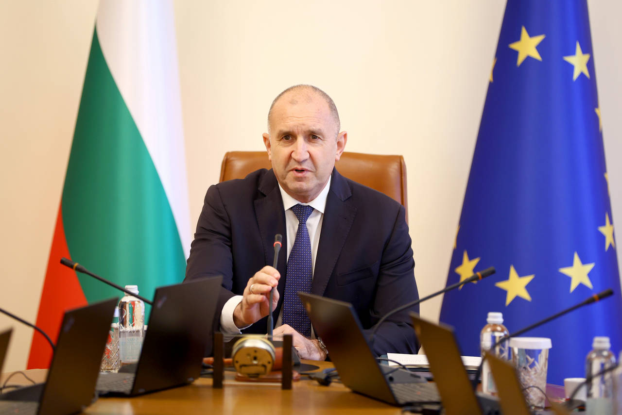 Премиерът Румен Радев не се отказва от предложението на своето