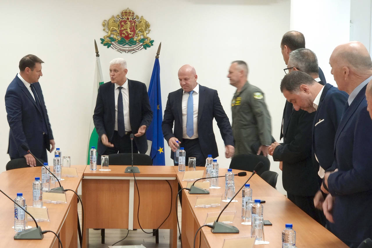 Американските самолети няма да пристигнат днес може би другата седмица