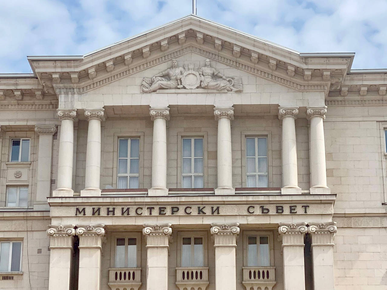 Политическите кабинети на премиера Румен Радев и вицепремиерите Гулъб Донев